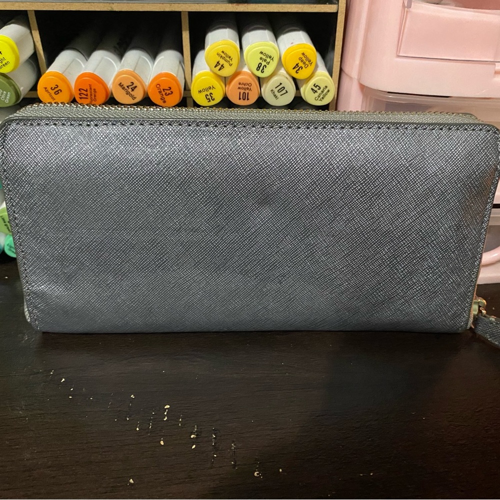 Coach long wallet grey hood condition.